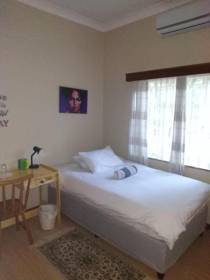 Xenia Bed & Breakfast Windhoek Exterior photo
