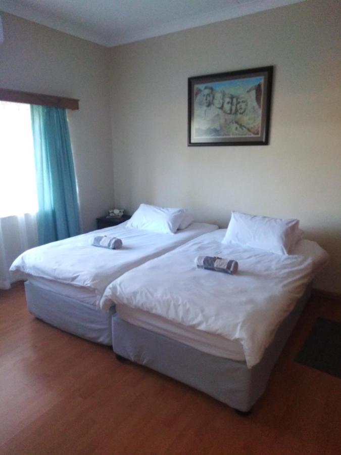 Xenia Bed & Breakfast Windhoek Exterior photo